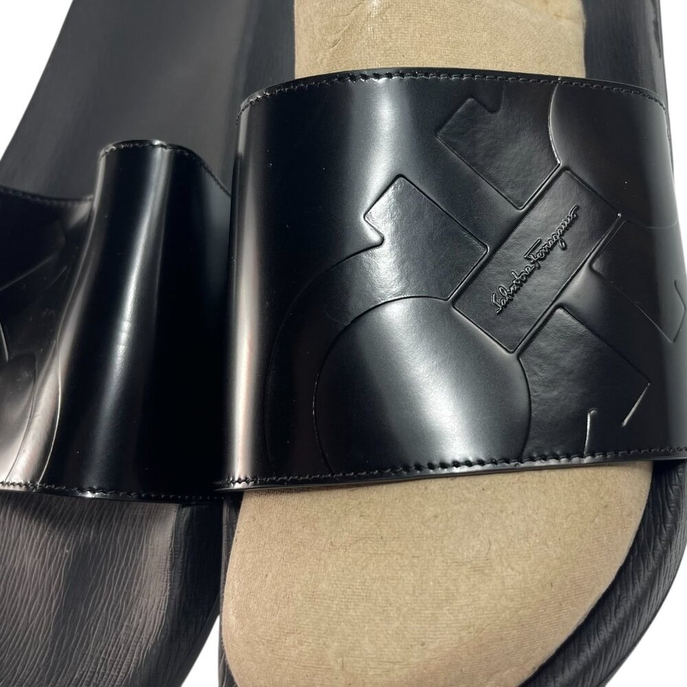 SALVATORE FERRAGAMO DASH Embossed Gancini Slides Flip Flops Sandals Mens 12 M - Picture 10 of 10